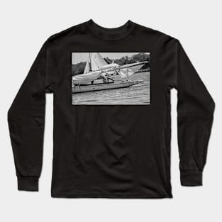 Sailing boat returning to the moorings on Wroxham Broad, Norfolk Long Sleeve T-Shirt